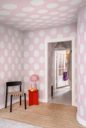Fototapeta duże kropki Rebel Walls R20029 Big Dots Pink Happy Socks