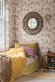 Tapeta wiewiórki Rebel Walls R17981 Squirrel Mountain Pink Dreamland