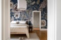 Fototapeta w kwiaty Rebel Walls R18646 Spring Flower Dark Blue Julia Appel