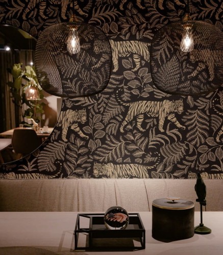 Mural tygrysy Wallcolors Camouflaged Tiger 6171 Medicine