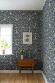 Tapeta roślinny ornament Sandberg S10155 Till Carl Indigo Huset i Solen
