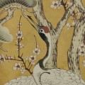 Mural w japońskim stylu z żurawiami 1838 Wallcoverings 2311-174-02 Kyoto Blossom Golden Yellow V&A Decorative Papers