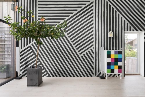 Fototapeta linie Rebel Walls R19408 Different Directions Black White Maximalism More is More