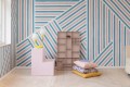 Fototapeta linie Rebel Walls R19409 Different Directions Pink Blue Maximalism More is More