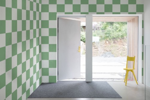 Fototapeta geometryczna szachownica Rebel Walls R19416 Chess Green Maximalism More is More