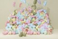 Fototapeta gumy balonowe Rebel Walls R19493 Bubblegum Pastel Maximalism More is More