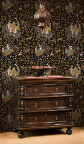 Mural indyjskie scenki rodzajowe Mind the Gap HINDUSTAN Anthracite WP20256 Premium Designer Wallpaper Collection