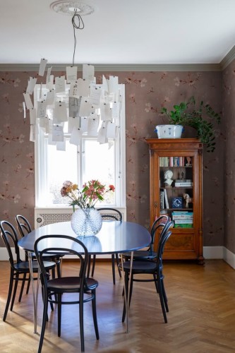 Fototapeta drobne kwiatki Rebel Walls R18712 Grandmother Dress Pink Cottage Core