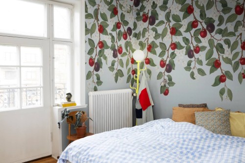 Fototapeta botaniczna śliwki Rebel Walls R18716 Mirabelle Blue Cottage Core