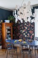 Fototapeta roślinna rumianek Rebel Walls R19585 Chamomile Midnight Cottage Core