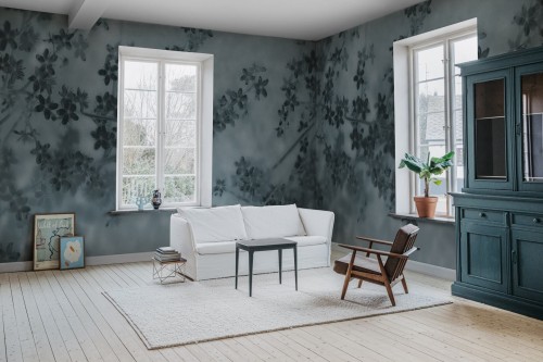 Fototapeta kwitnące gałęzie jabłoni Rebel Walls R18873 Apple Blossom Blue Mystic Shades