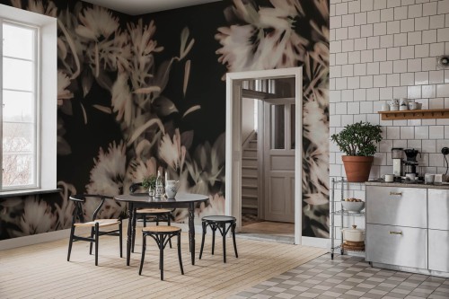 Fototapeta roślinna Rebel Walls R20190 Blurry Honeysuckle Dark Mystic Shades