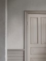 Tapeta minimalistyczna z pociągnięciami pędzla Boras Tapeter 5052 Shades Soapstone Shades