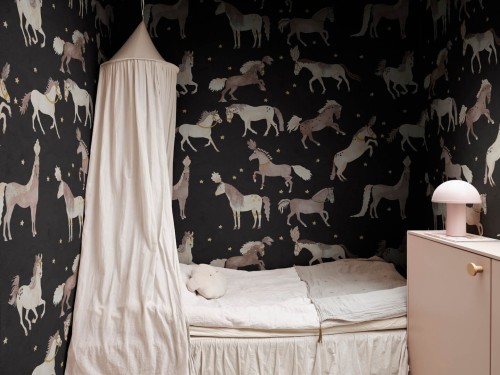 Fototapeta cyrkowe konie Rebel Walls R19980 Circus Horses Black Family Fun