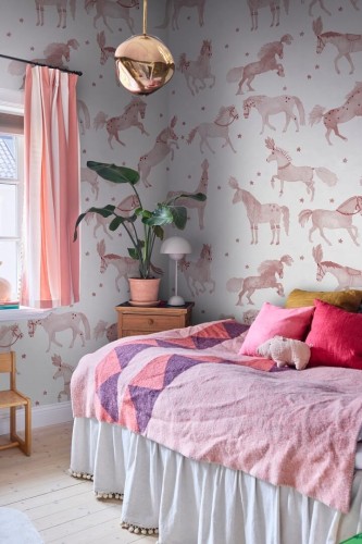 Fototapeta cyrkowe konie Rebel Walls R19982 Circus Horses Pink Family Fun