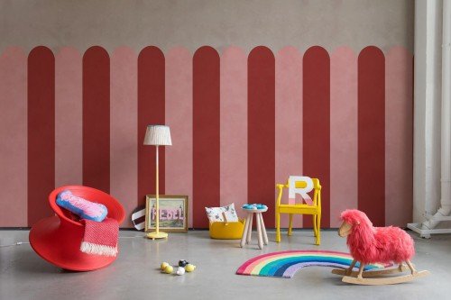 Fototapeta zaokrąglone paski Rebel Walls R20372 Circus Stripes Raspberry Hot Pops