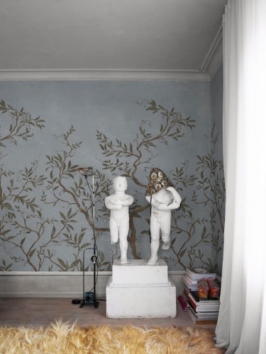 Fototapeta drzewa Rebel Walls R20344 Branches of Dreams Light Blue Poetic