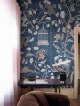 Fototapeta poetycki ogród pełen tajemnic i smoków Rebel Walls R20975 Mystic Garden Dark Blue Poetic
