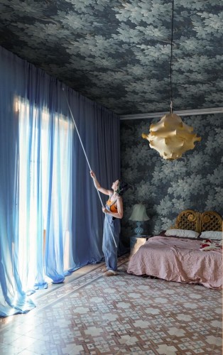 Fototapeta liście w stylu gobelinowym Rebel Walls R21355 Vintage Foliage Dark Blue Poetic