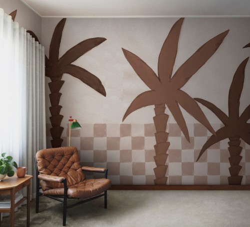 Fototapeta malowane palmy i motyw płytek Rebel Walls R20493 Palm Horizon Light Brown Symbolic