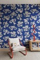 Fototapeta stylizowane ptaki Rebel Walls R20519 Dancing Wings Blue Symbolic