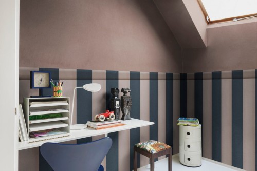 Fototapeta paski i akwarelowe pociągnięcia Rebel Walls R21264 Striped Panel Pink Symbolic