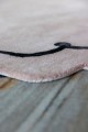 Dywan klasyczny Carpets & More X Magda Fornal 5024 COOKIE PINK BLACK Classics