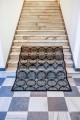 Dywan z geometrycznym wzorem Carpets & More X Magda Fornal 5038 GLAM DARK GREEN BLACK Classics