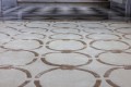 Dywan z geometrycznym wzorem Carpets & More X Magda Fornal 5040 GLAM CREAM BEIGE Classics