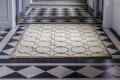Dywan z geometrycznym wzorem Carpets & More X Magda Fornal 5040 GLAM CREAM BEIGE Classics