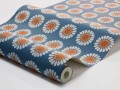 Tapeta stylizowane stokrotki Boras Tapeter 1381 Turi Gramstad Oliver Daisy Scandinavian Designers