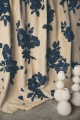 Tkanina lniana z kwiatowym haftem Casamance 90900670 Gardenia The Lost Garden