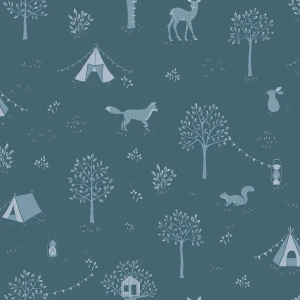 Tapeta obóz w lesie Caselio HKC 107666641 Scouty Happy Kids Club