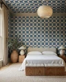 Fototapeta geometryczna - kwadraty Rebel Walls R21602 Artisan Square Light Blue Hot Pops