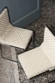 Tkanina geometryczny aksamit Dedar T21013/001 COL.001 Scarabeo
