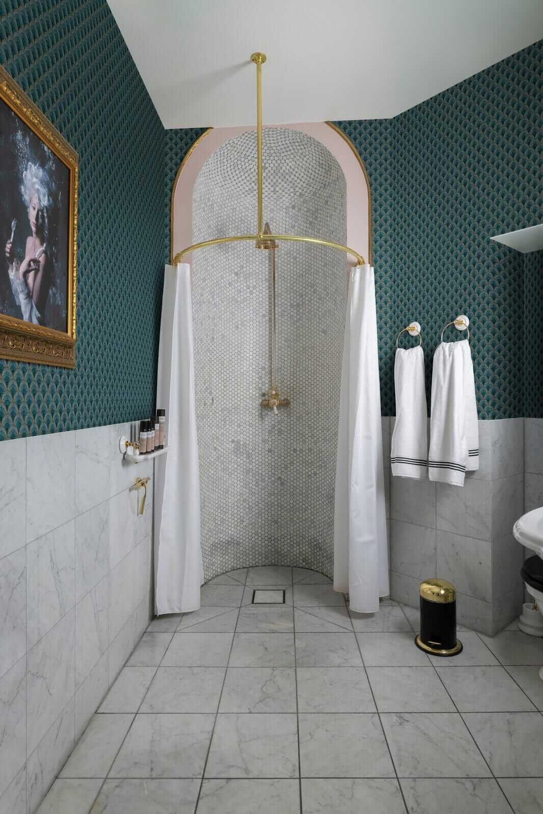 Tapeta z wachlarzami Rebel Walls R17471 Marmaris Peacock Oddity