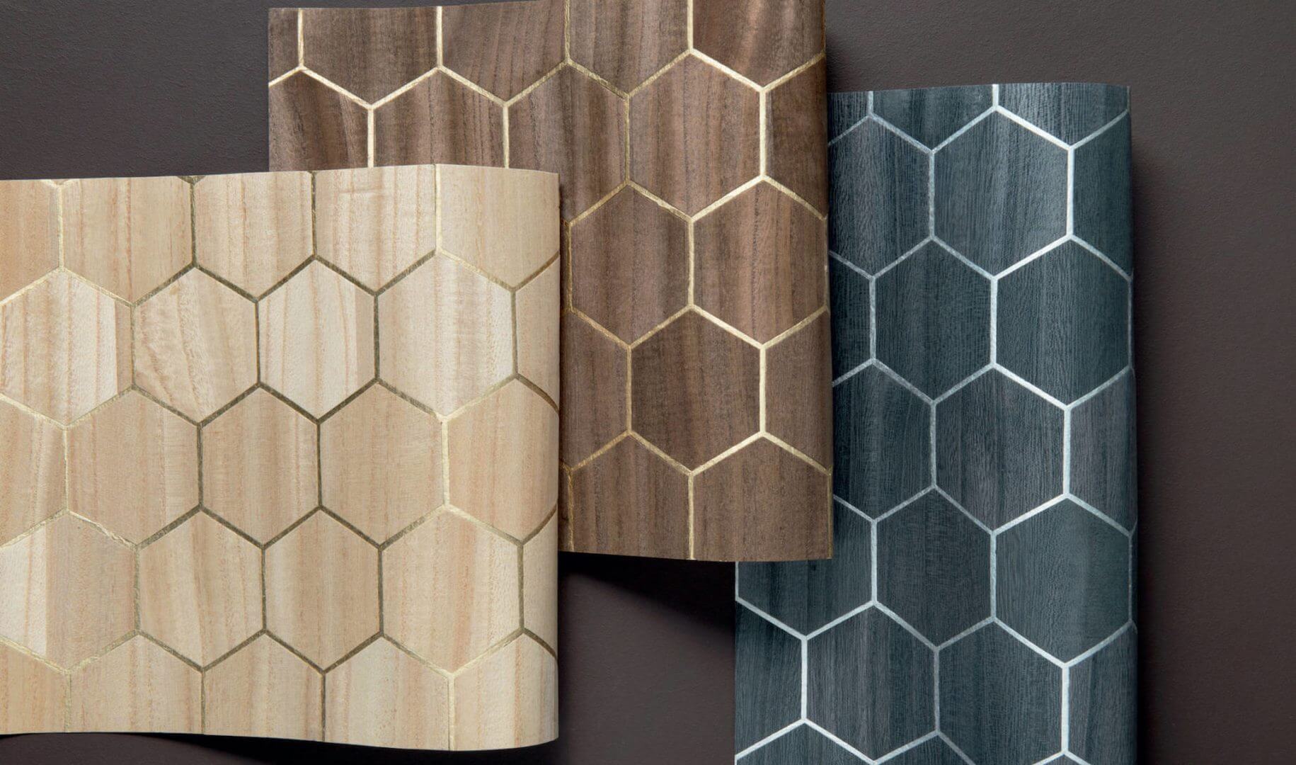 Tapeta Heksagony Fornir CMO Paris Bois Alveole Gris Argent WBO 03 86 Wood Wallcovering