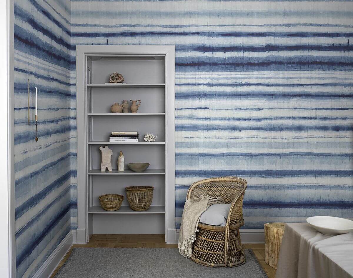 Mural w pasy w jadalni aranżacja na ścianie Boras Habotai Stripe 6886 Northern Stripes