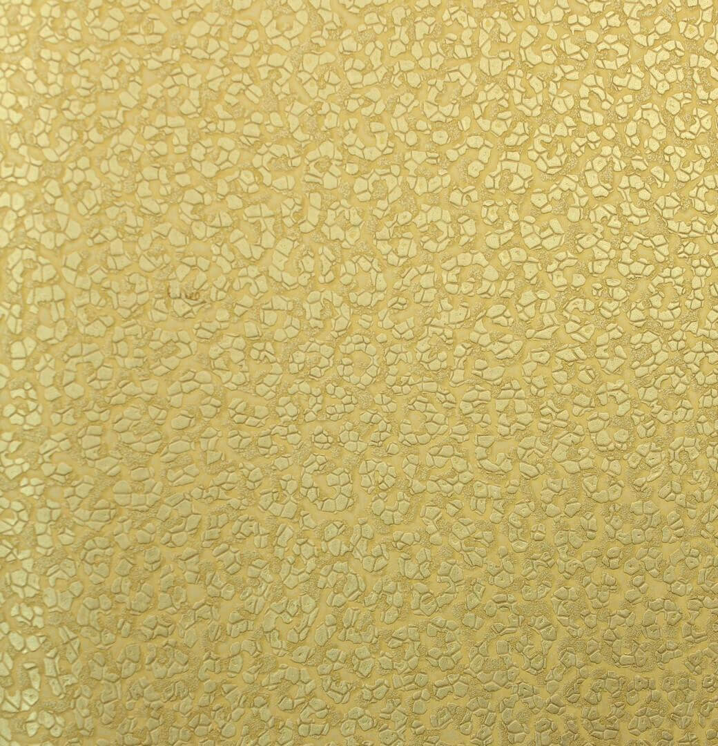 Złota tapeta w salonie cętki RC19017