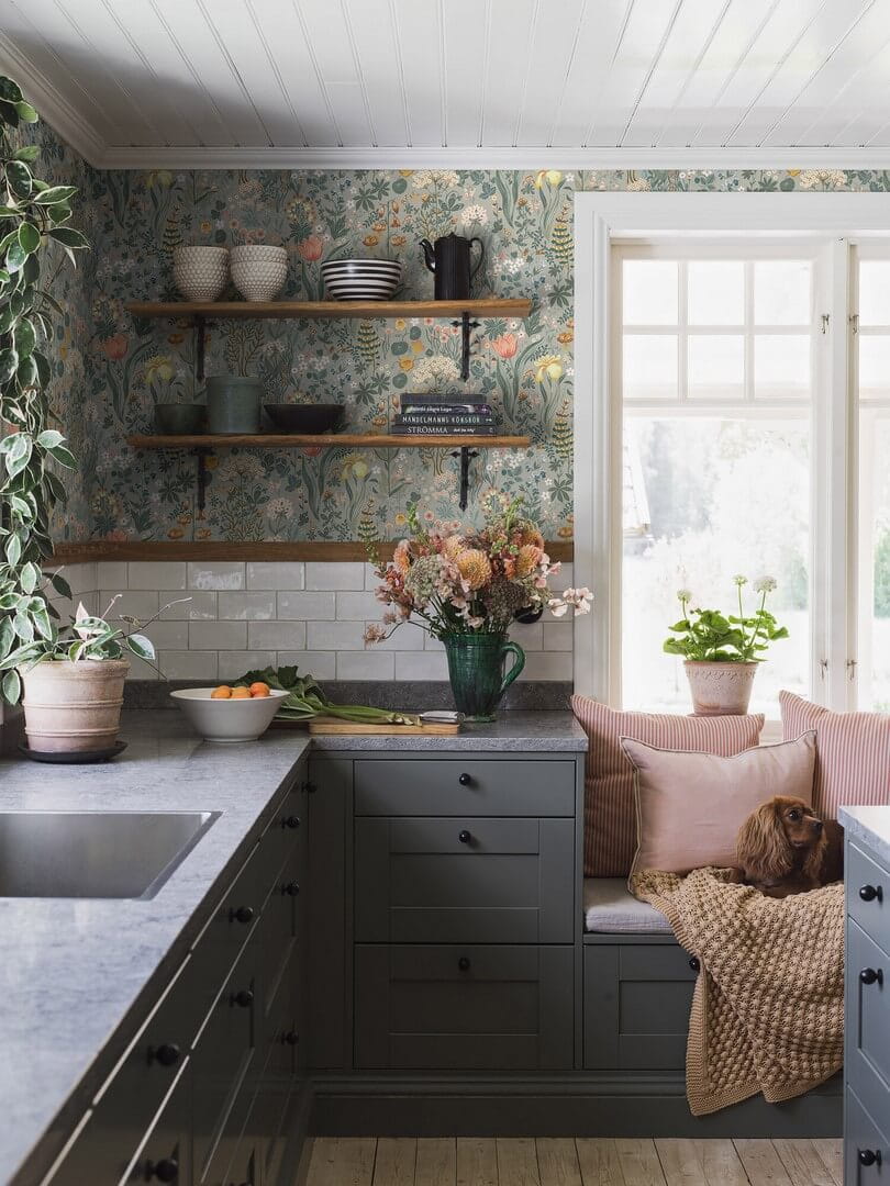 sztukateria przysufitowa