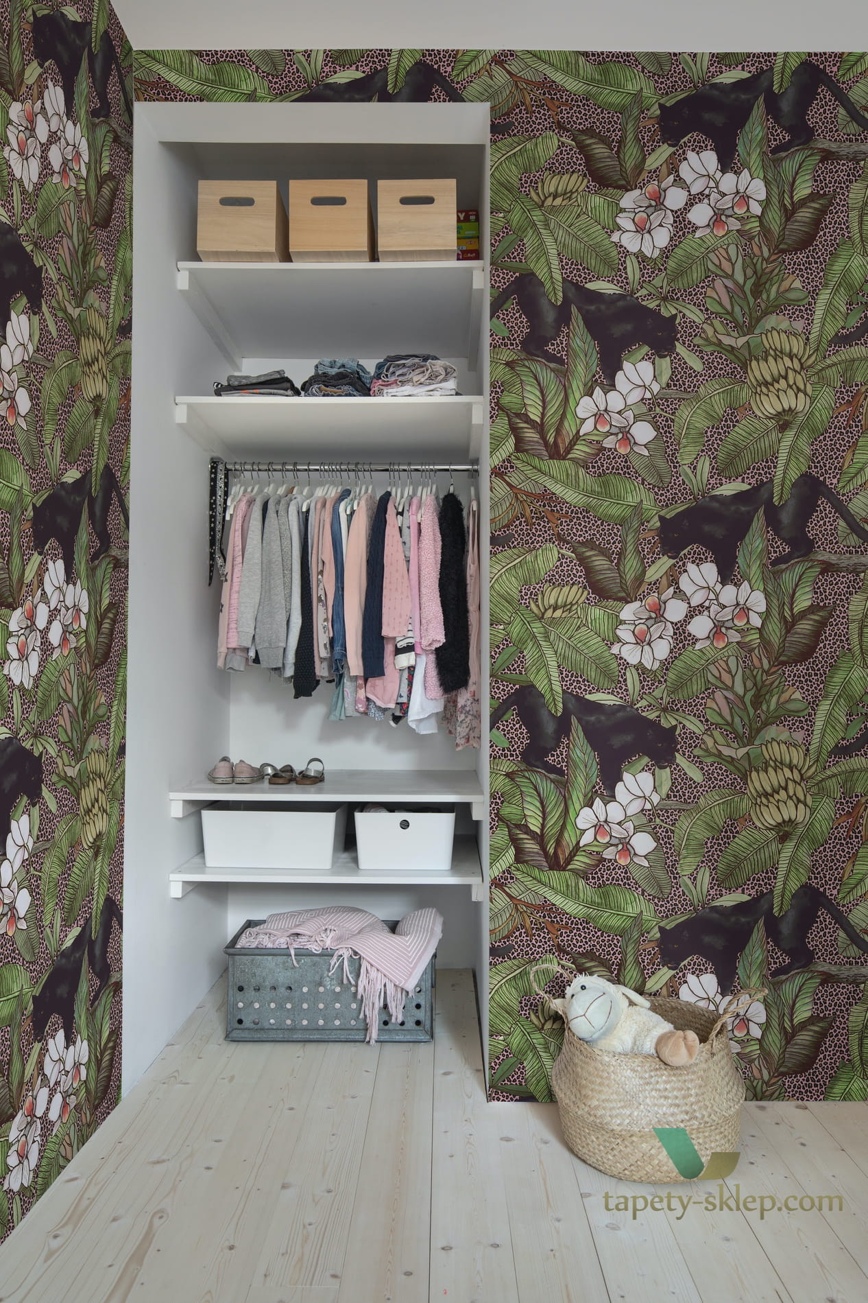 Fototapeta Rebel Walls R16802 Alluring Panthers Pink