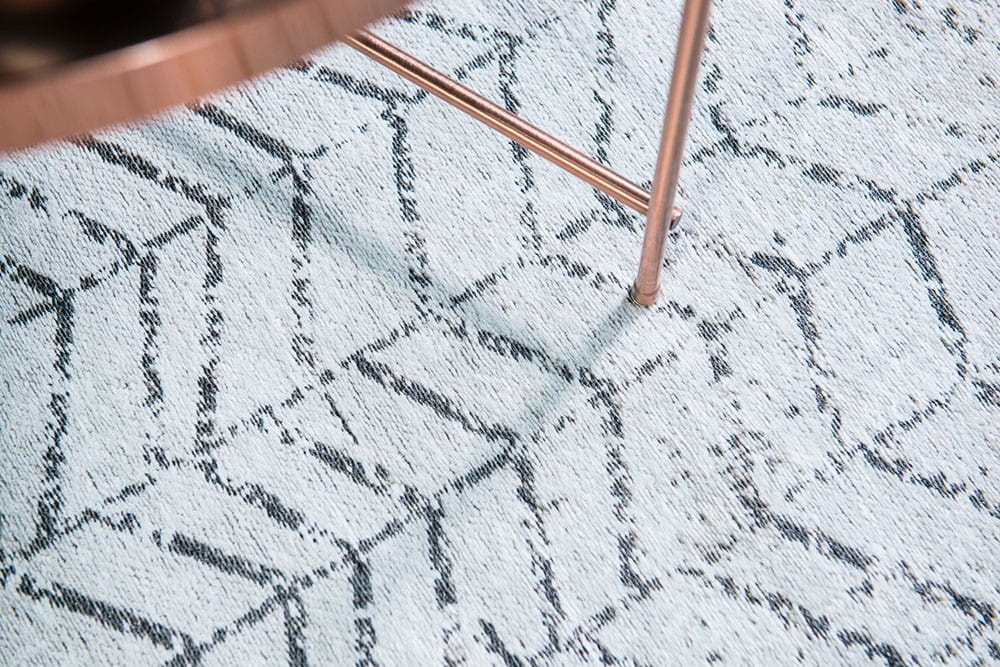 Czarno Biały Dywan Louis De Poortere w Jodełkę - BLACK ON WHITE 8652