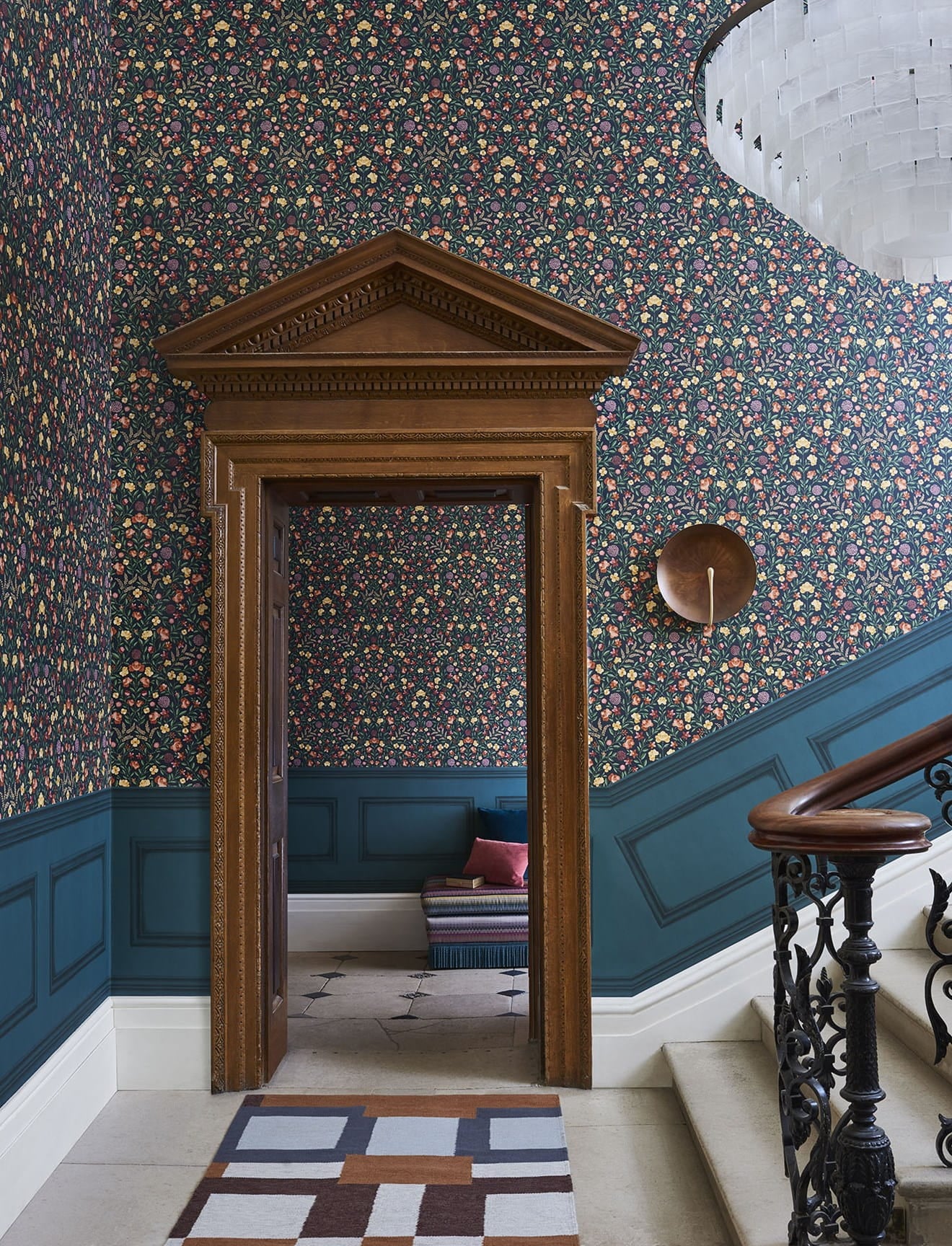 Tapeta Drobne Kwiatki Cole & Son 118/13031 Court Embroidery Historic Royal Palaces – Great Masters