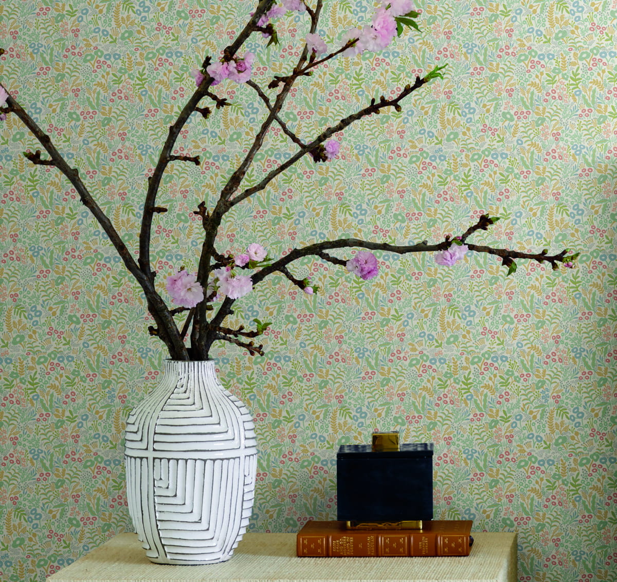 Tapeta Drobne Kwiaty York Wallcoverings RI5127 Tapestry Rifle Paper Co.