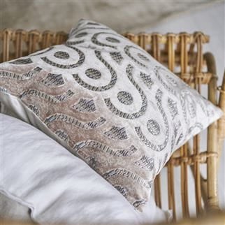 1 szt / 24H Poduszka welur jedwab Designers Guild Kudde LATTICINO - NATURAL CCDG0622