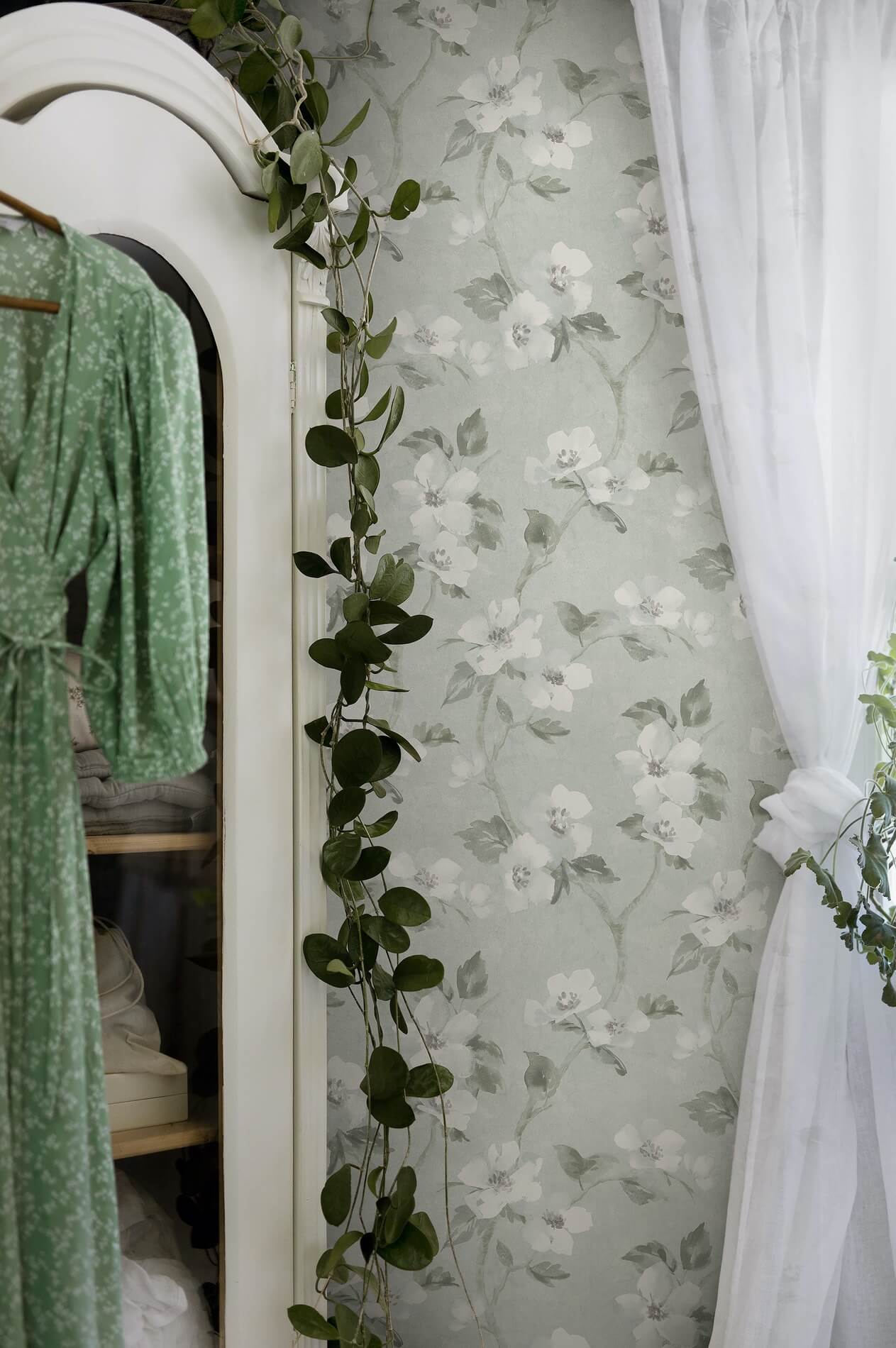 Tapeta w kwiaty Boras 3584 Helen's Flower Cottage Garden