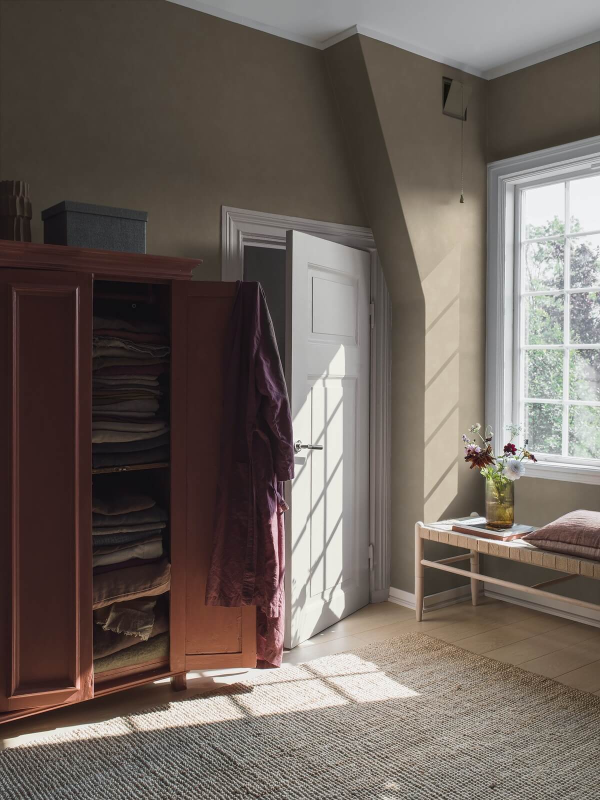Tapeta w rustykalnym stylu Boras Tapeter Shades Alabaster 5050 Chalk