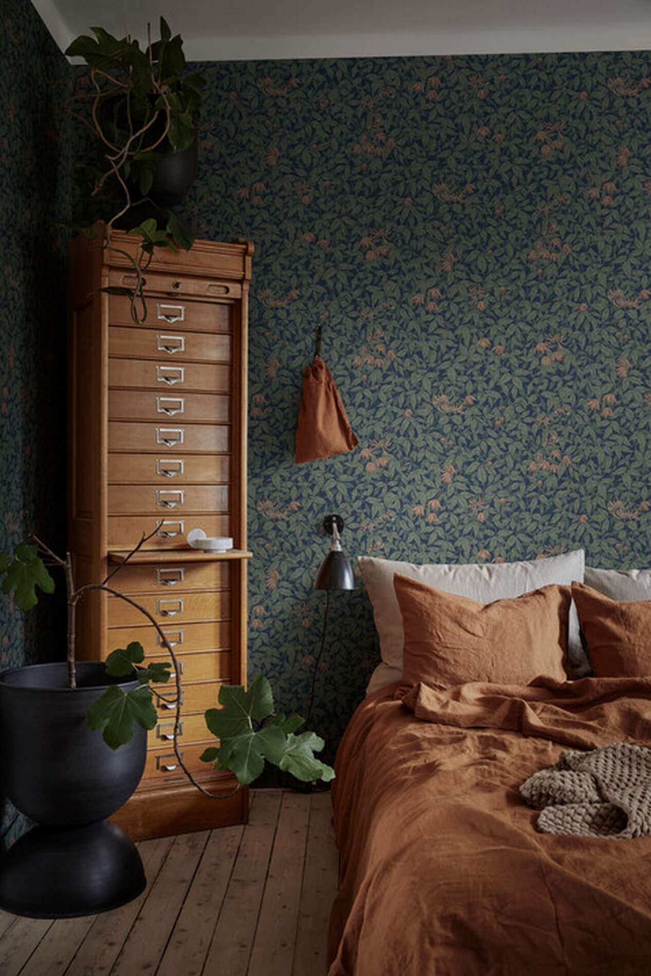 Tapeta Liście Sandberg 838-76 Linnea Midnight Blue Kolonin