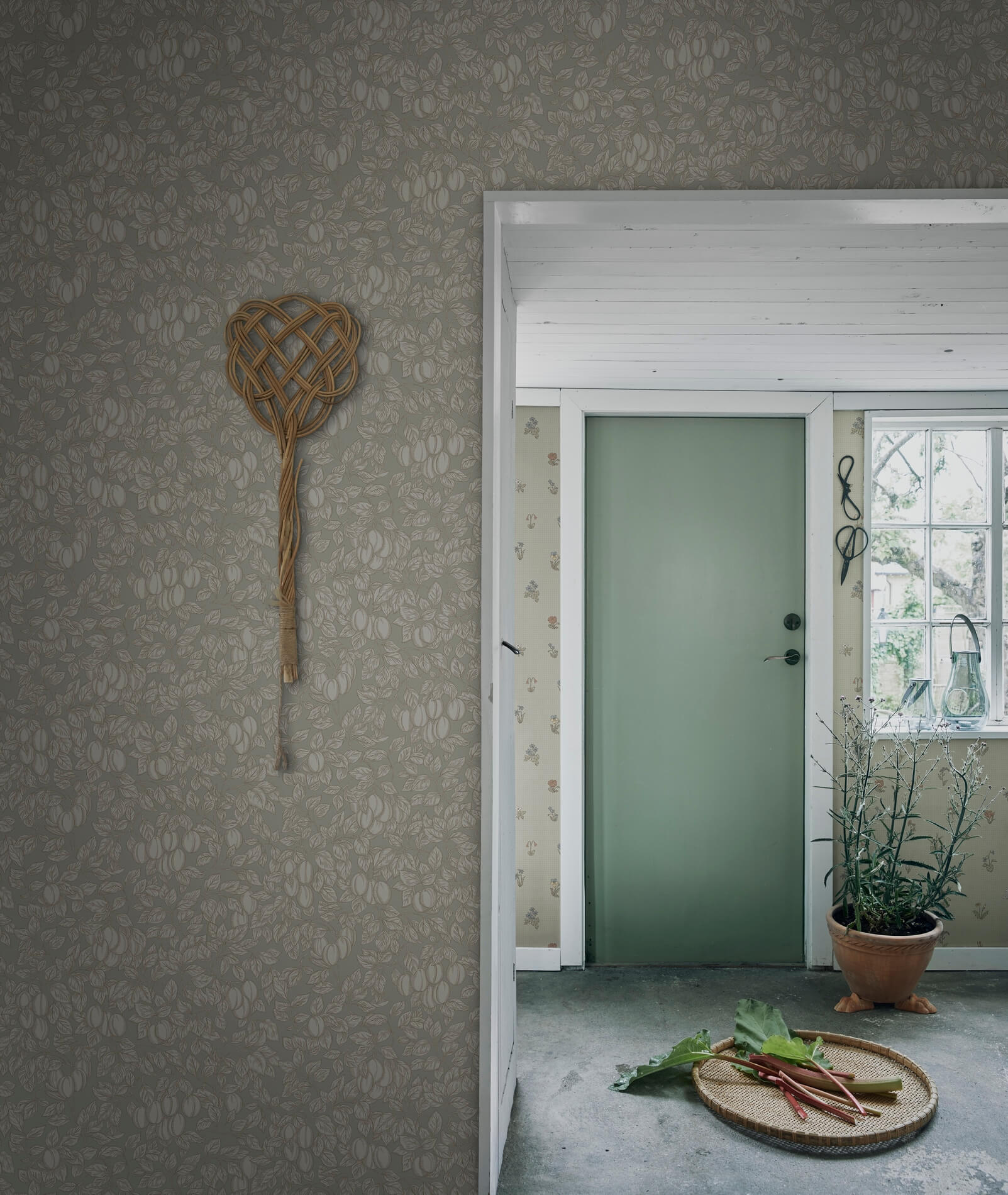 Tapeta Liście I Owoce Sandberg 839-18 Emrik Sage Green Kolonin