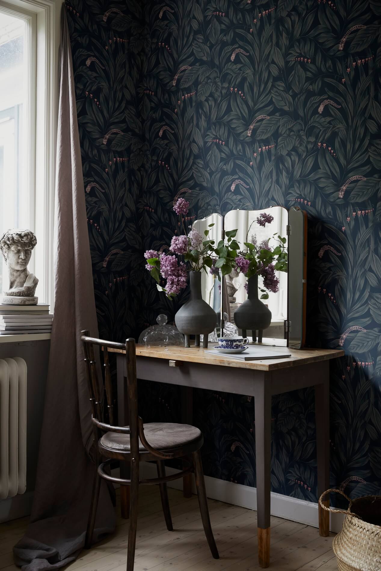 Tapeta Z Roślinnym Wzorem Sandberg 837-96 Elin Midnight Blue Kolonin
